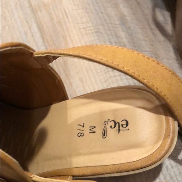 Etc! Ankle booties GUC - Picture 3 of 4